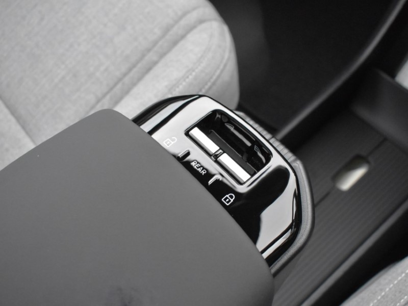 2025 (75) VOLVO EX30 200kW SM Extended Range Ultra 69kWh 5dr Auto 4854432