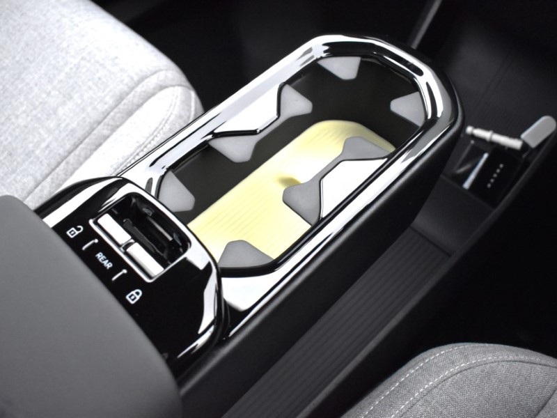 2025 (75) VOLVO EX30 200kW SM Extended Range Ultra 69kWh 5dr Auto 4854433