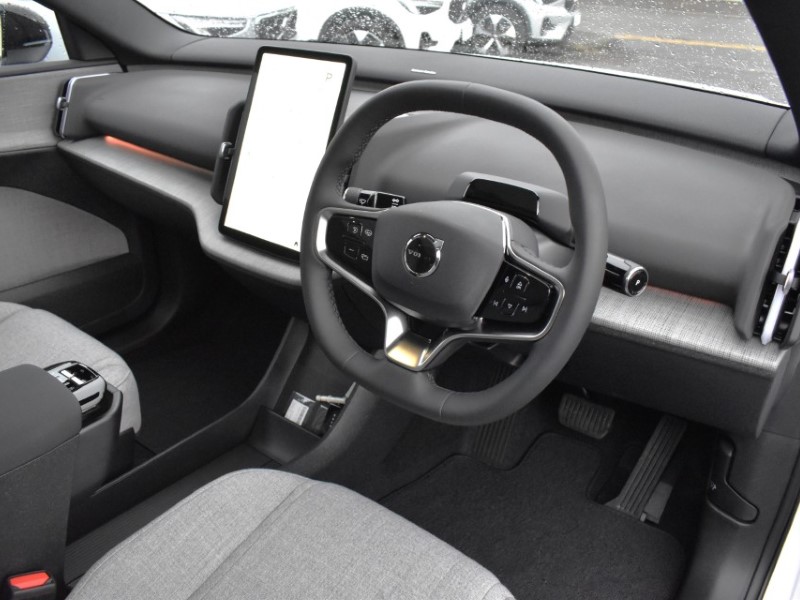 2025 (75) VOLVO EX30 200kW SM Extended Range Ultra 69kWh 5dr Auto 4854402