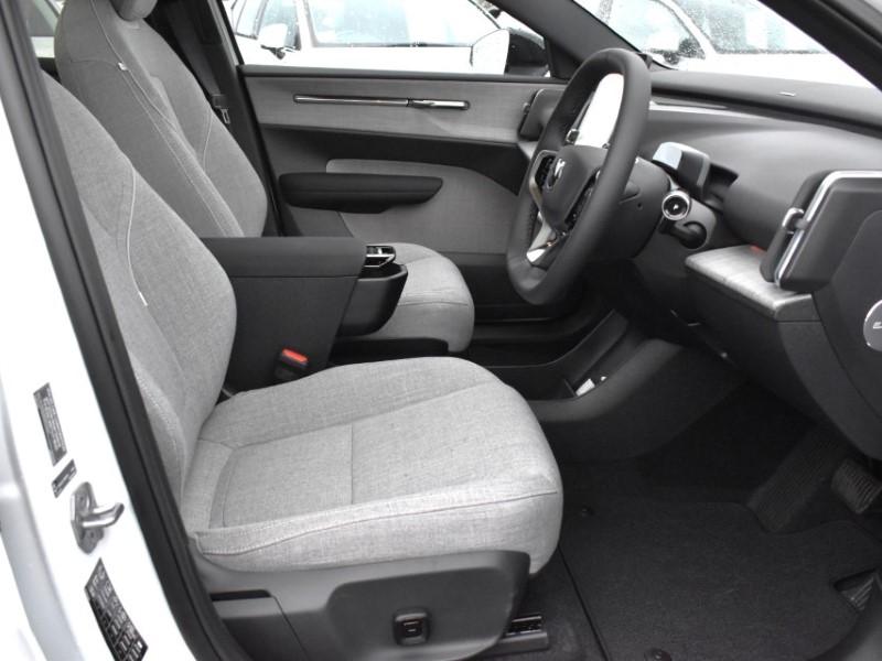 2025 (75) VOLVO EX30 200kW SM Extended Range Ultra 69kWh 5dr Auto 4854403