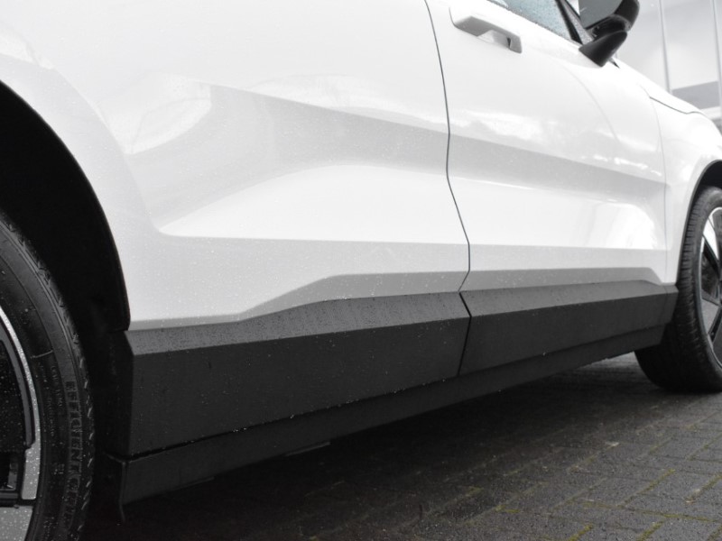 2025 (75) VOLVO EX30 200kW SM Extended Range Ultra 69kWh 5dr Auto 4854447