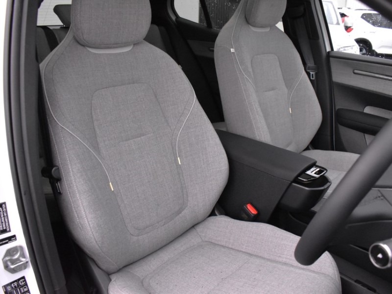 2025 (75) VOLVO EX30 200kW SM Extended Range Ultra 69kWh 5dr Auto 4854406