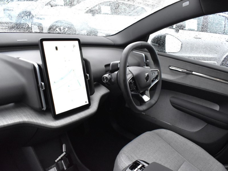 2025 (75) VOLVO EX30 200kW SM Extended Range Ultra 69kWh 5dr Auto 4854427