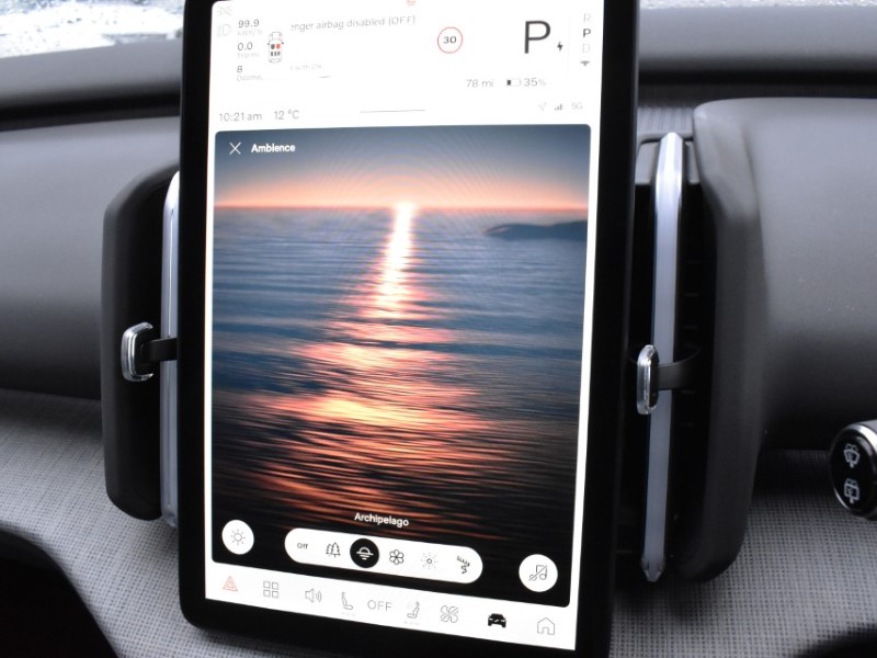 2025 (75) VOLVO EX30 200kW SM Extended Range Ultra 69kWh 5dr Auto 4854421