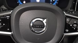 2023 (73) VOLVO XC60 2.0 B5P Plus Dark 5dr AWD Geartronic 4812245