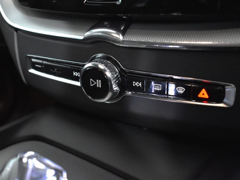 2023 (73) VOLVO XC60 2.0 B5P Plus Dark 5dr AWD Geartronic 4812253