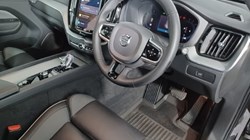 2023 (73) VOLVO XC60 2.0 B5P Plus Dark 5dr AWD Geartronic 4812225