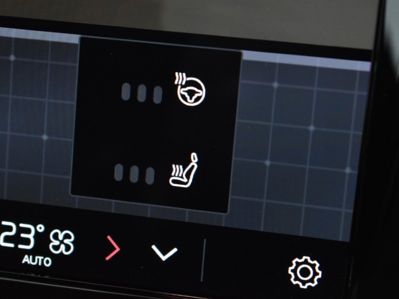 2023 (73) VOLVO XC60 2.0 B5P Plus Dark 5dr AWD Geartronic 4812252