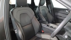 2023 (73) VOLVO XC60 2.0 B5P Plus Dark 5dr AWD Geartronic 4812227