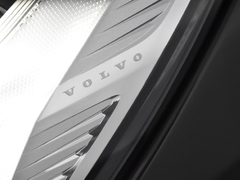 2023 (73) VOLVO XC60 2.0 B5P Plus Dark 5dr AWD Geartronic 4812275