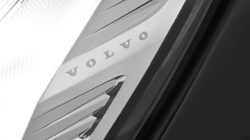 2023 (73) VOLVO XC60 2.0 B5P Plus Dark 5dr AWD Geartronic 4812275