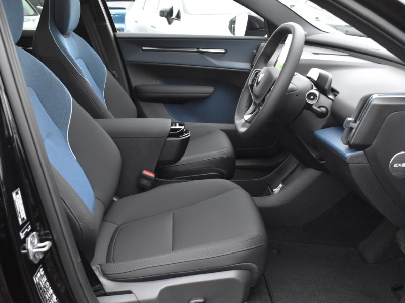 2025 (75) VOLVO EX30 200kW SM Extended Range Ultra 69kWh 5dr Auto 4950620