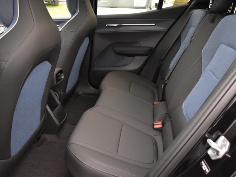 2025 (75) VOLVO EX30 200kW SM Extended Range Ultra 69kWh 5dr Auto 4950633