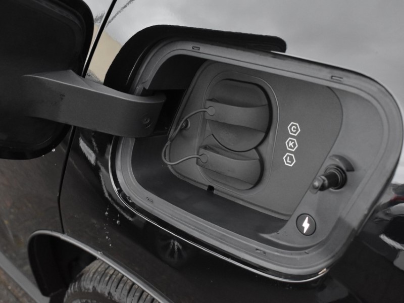 2025 (75) VOLVO EX30 200kW SM Extended Range Ultra 69kWh 5dr Auto 4950635