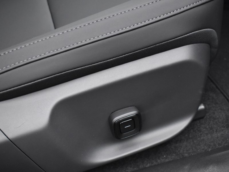 2025 (75) VOLVO EX30 200kW SM Extended Range Ultra 69kWh 5dr Auto 4950619