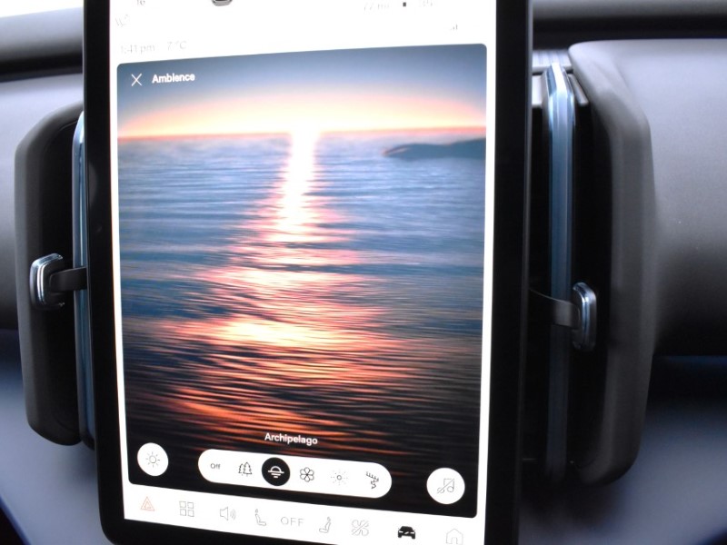 2025 (75) VOLVO EX30 200kW SM Extended Range Ultra 69kWh 5dr Auto 4950608