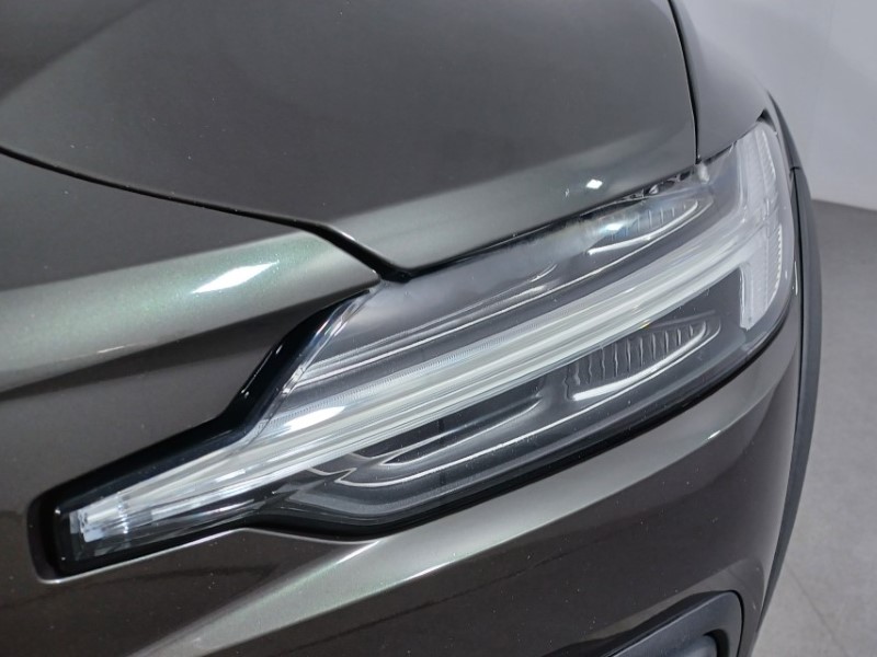 2021 (71) VOLVO V60 2.0 B4D Cross Country 5dr AWD Auto 4807710