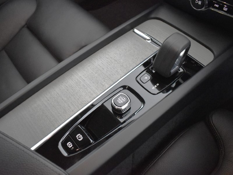 2021 (71) VOLVO V60 2.0 B4D Cross Country 5dr AWD Auto 4807722