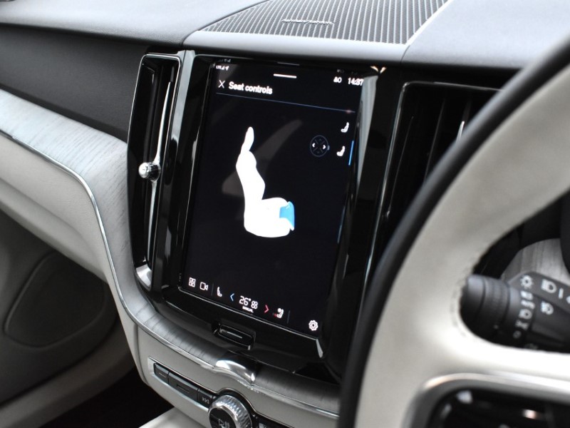 2024 (24) VOLVO XC60 2.0 T6 [350] RC PHEV Plus Dark 5dr AWD Geartronic 4857058