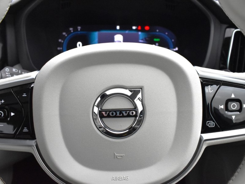 2024 (24) VOLVO XC60 2.0 T6 [350] RC PHEV Plus Dark 5dr AWD Geartronic 4857051