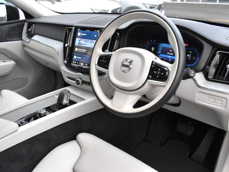 2024 (24) VOLVO XC60 2.0 T6 [350] RC PHEV Plus Dark 5dr AWD Geartronic 4857055