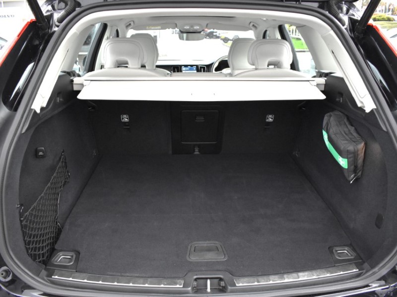 2024 (24) VOLVO XC60 2.0 T6 [350] RC PHEV Plus Dark 5dr AWD Geartronic 4857073