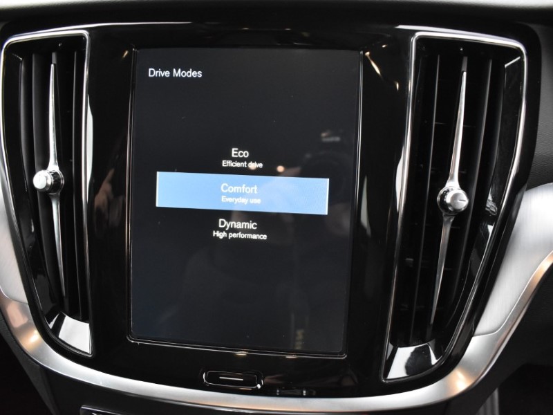 2018 (68) VOLVO V60 2.0 D3 Momentum 5dr Auto 4865508