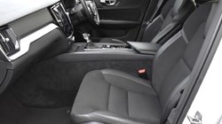 2018 (68) VOLVO V60 2.0 D3 Momentum 5dr Auto 4865522