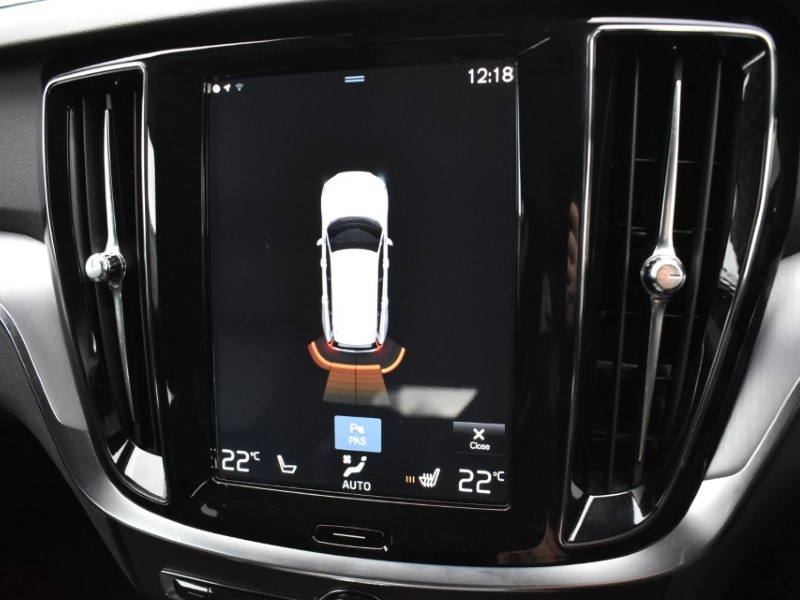 2018 (68) VOLVO V60 2.0 D3 Momentum 5dr Auto 4865542