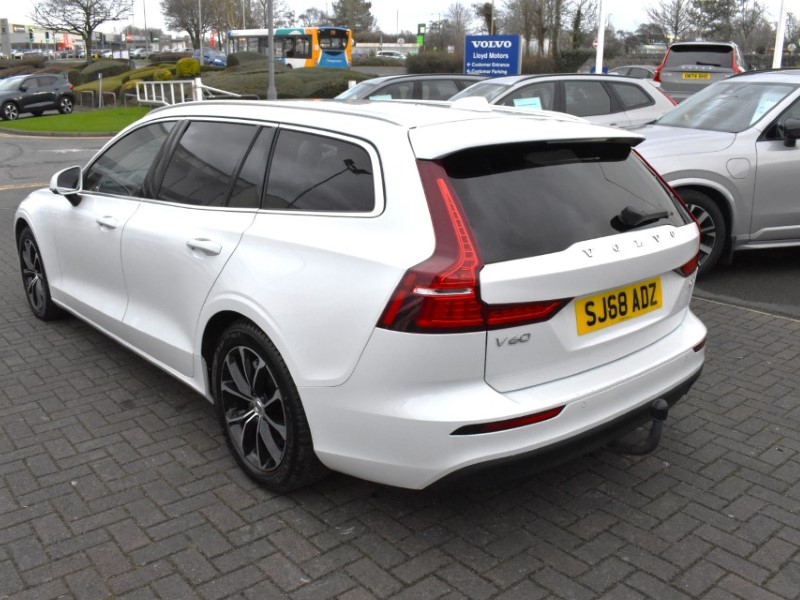 2018 (68) VOLVO V60 2.0 D3 Momentum 5dr Auto 4865497