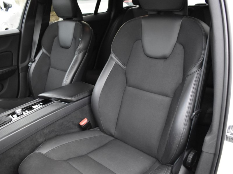 2018 (68) VOLVO V60 2.0 D3 Momentum 5dr Auto 4865524