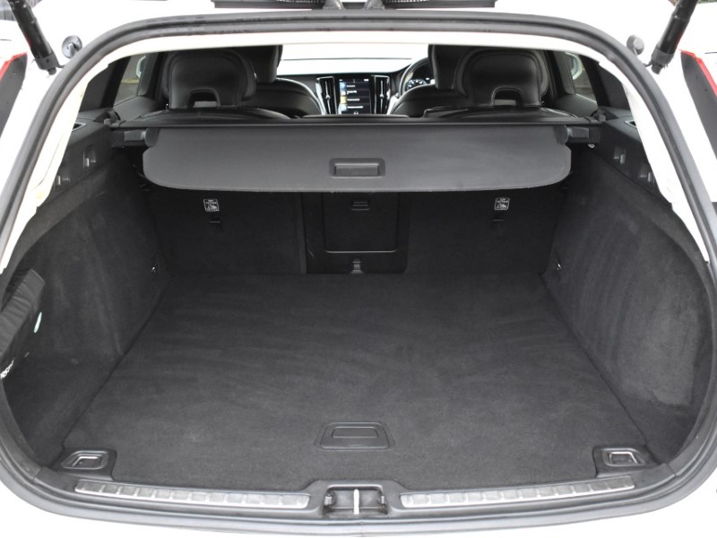 2018 (68) VOLVO V60 2.0 D3 Momentum 5dr Auto 4865539