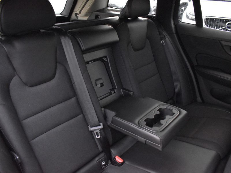 2018 (68) VOLVO V60 2.0 D3 Momentum 5dr Auto 4865517