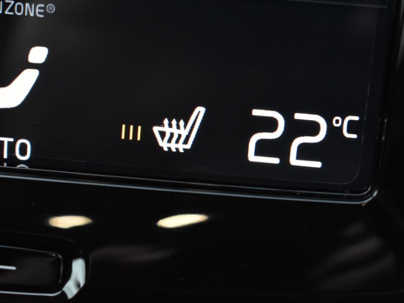 2018 (68) VOLVO V60 2.0 D3 Momentum 5dr Auto 4865509