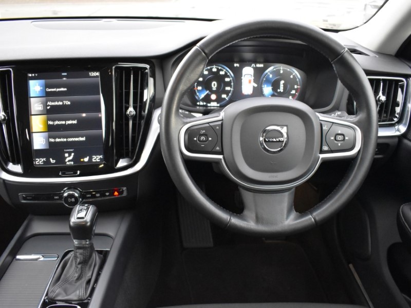 2018 (68) VOLVO V60 2.0 D3 Momentum 5dr Auto 4865518