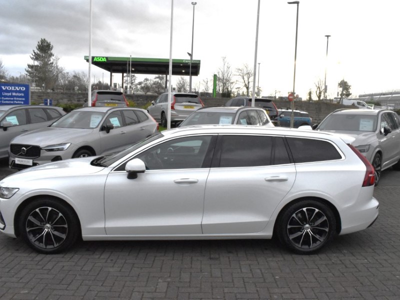 2018 (68) VOLVO V60 2.0 D3 Momentum 5dr Auto 4865496