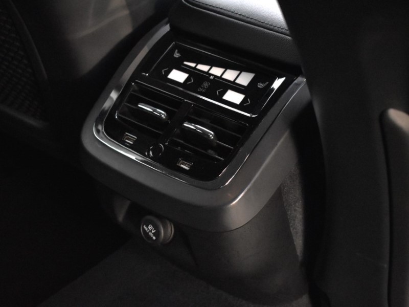 2018 (68) VOLVO V60 2.0 D3 Momentum 5dr Auto 4865516