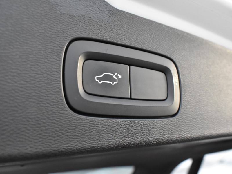 2018 (68) VOLVO V60 2.0 D3 Momentum 5dr Auto 4865540