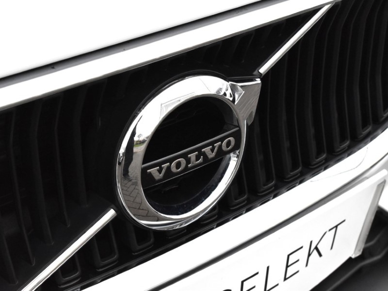 2018 (68) VOLVO V60 2.0 D3 Momentum 5dr Auto 4865538