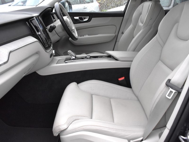 2021 (21) VOLVO XC60 2.0 B5P Inscription 5dr Geartronic 4854807