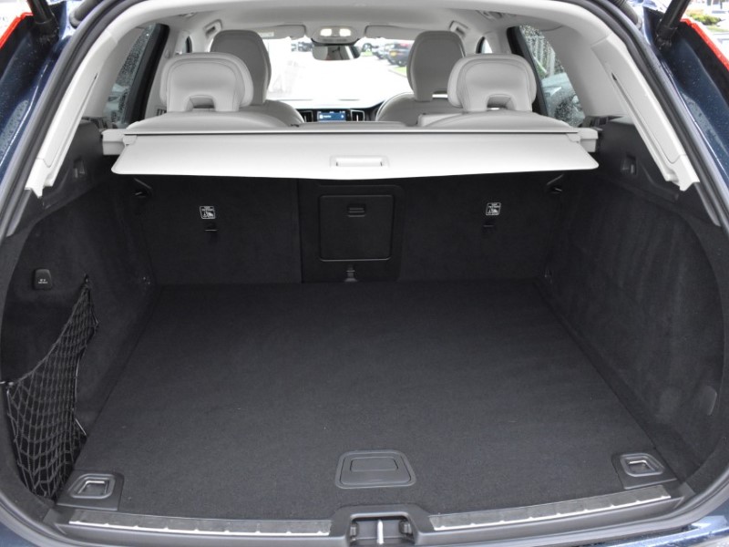 2021 (21) VOLVO XC60 2.0 B5P Inscription 5dr Geartronic 4854814