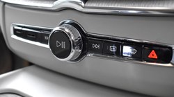 2021 (21) VOLVO XC60 2.0 B5P Inscription 5dr Geartronic 4854784