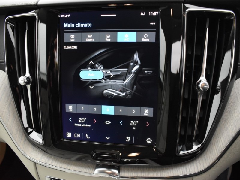 2021 (21) VOLVO XC60 2.0 B5P Inscription 5dr Geartronic 4854790