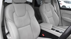 2021 (21) VOLVO XC60 2.0 B5P Inscription 5dr Geartronic 4854801