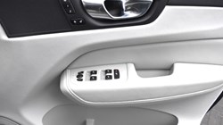 2021 (21) VOLVO XC60 2.0 B5P Inscription 5dr Geartronic 4854783