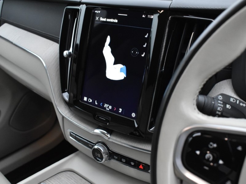 2021 (21) VOLVO XC60 2.0 B5P Inscription 5dr Geartronic 4854798