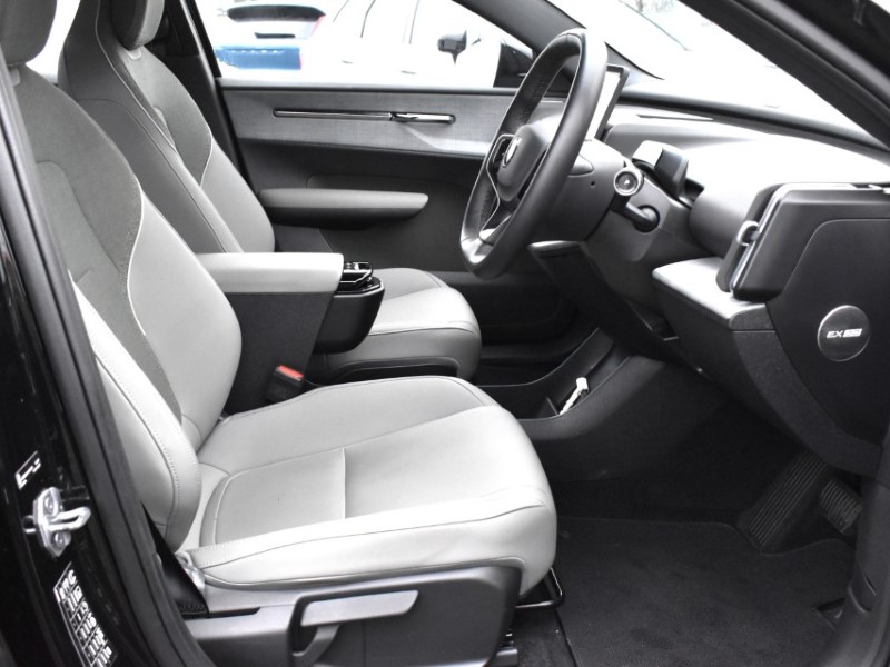 2024 (24) VOLVO EX30 200kW Single Motor Plus 51kWh 5dr Auto 4879174