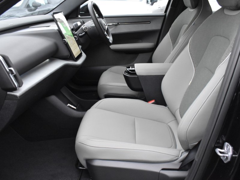 2024 (24) VOLVO EX30 200kW Single Motor Plus 51kWh 5dr Auto 4879181