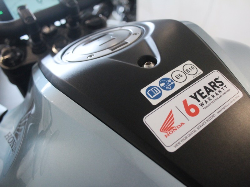  Honda CB125R 5925002