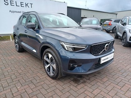 2025 (75) VOLVO XC40 2.0 B3P Plus Dark 5dr Auto